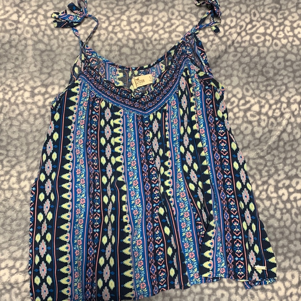 Hollister spaghetti strap shirt 💙